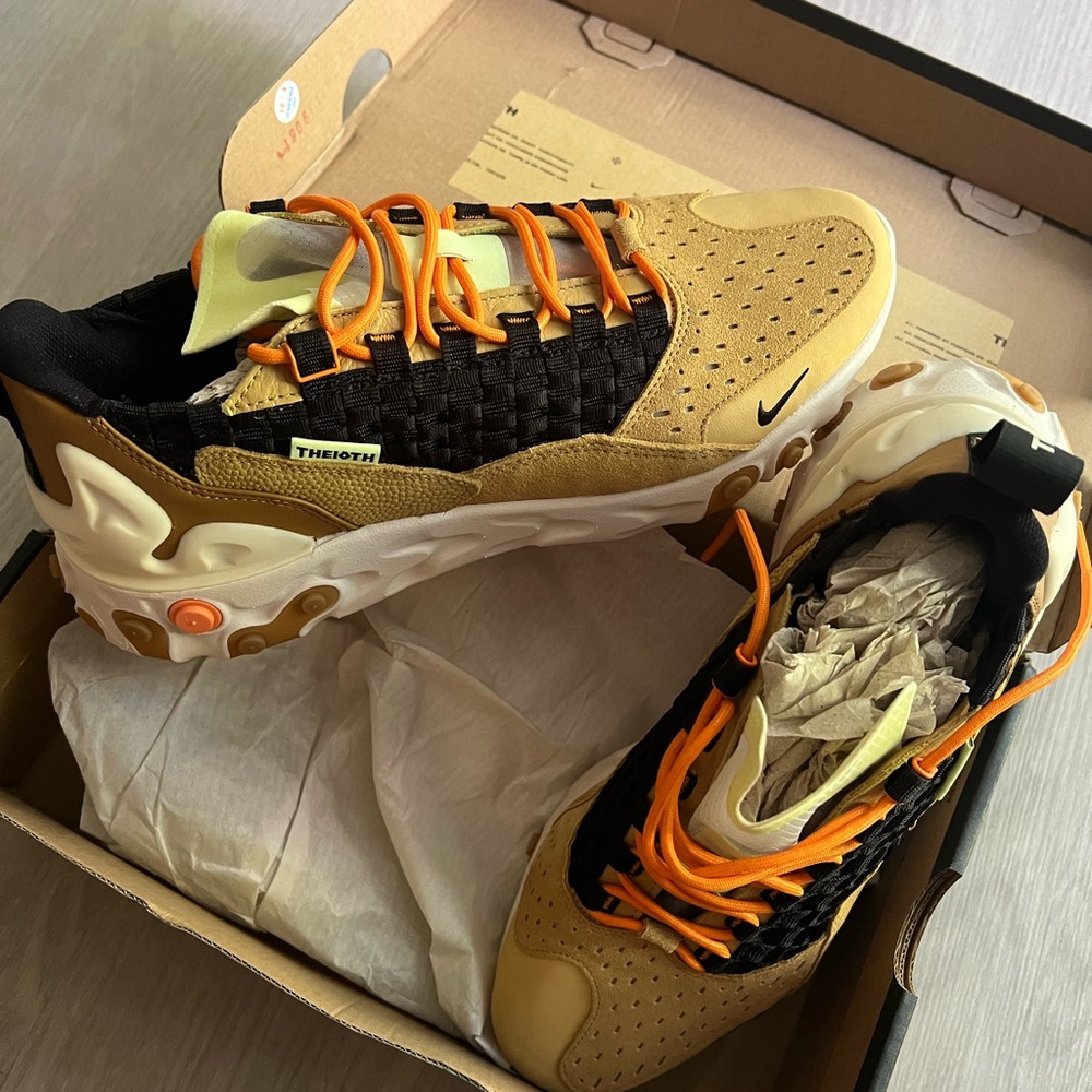 Nike React Sertu 'THE10TH'  Mens 8.5 Womens 10 NWT in Box